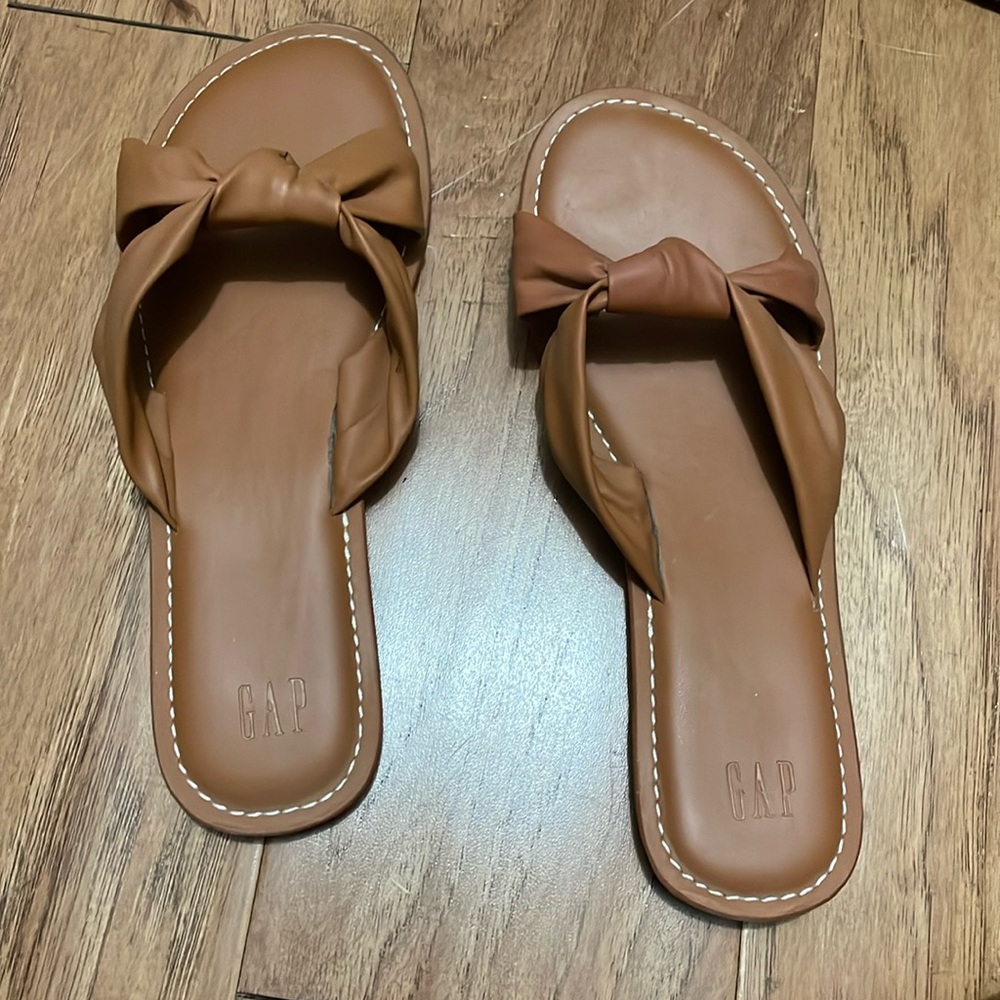 Gap camel slip on sandals